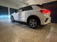 Usata VW T-Roc R-line 116 CV (85 kW) 2024 Bianco SUV
