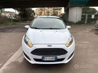 Usata Ford Fiesta Business Edition 75 CV (55 kW) 2016 Bianco Utilitaria