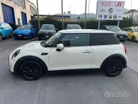 Usata Mini ONE Classic 75 CV (55 kW) 2021 Beige Utilitaria