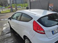 Usata Ford Fiesta 70 CV (51 kW) 2011 Bianco Utilitaria