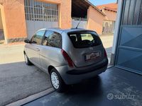 Usata Lancia Ypsilon 75 CV (55 kW) 2006 Grigio Utilitaria