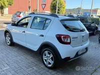 Usata Dacia Sandero Prestige 90 CV (66 kW) 2014 Bianco Berlina