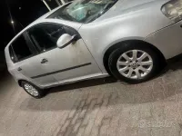 Usata VW Golf V 105 CV (77 kW) 2004 Nero Utilitaria