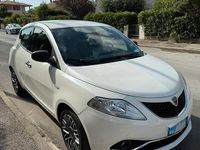 Usata Lancia Ypsilon 80 CV (58 kW) 2016 Bianco Utilitaria