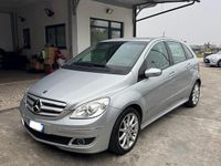 Usata Mercedes B200 140 CV (102 kW) 2008 Argento Monovolume