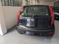 Usata Fiat Punto Dynamic 95 CV (69 kW) 2004 Blu Utilitaria