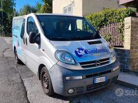 Usata Opel Vivaro 2005 Grigio Monovolume
