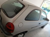 Usata Opel Corsa 45 CV (33 kW) 1999 Utilitaria