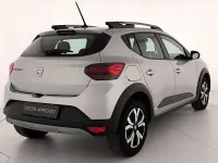 Usata Dacia Sandero Comfort 101 CV (74 kW) 2022 Argento Utilitaria