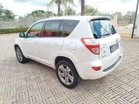 Usata Toyota RAV4 Executive 177 CV (130 kW) 2011 Bianco SUV