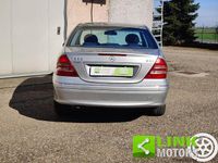 Usata Mercedes C220 Avantgarde 143 CV (105 kW) 2000 Argento Berlina
