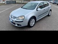 Usata VW Golf V 105 CV (77 kW) 2004 Grigio Utilitaria