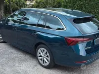 Usado Skoda Octavia G-TEC Style 131 CV (96 kW) 2021 Azul Familiar