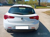 Usata Alfa Romeo Giulietta Super 120 CV (88 kW) 2017 Bianco Utilitaria