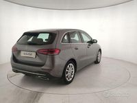 Käytetty Mercedes B180 116 HP (85 kW) 2019 Harmaa Tila-auto