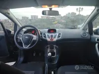 Usata Ford Fiesta 82 CV (60 kW) 2012 Berlina