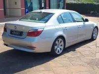 Usata BMW 530 218 CV (160 kW) 2004 Titansilber Berlina