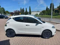 Gebraucht Lancia Ypsilon Gold 69 PS (50 kW) 2021 Weiß Kleinwagen