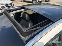 Usata Mercedes GLA200 Business 136 CV (100 kW) 2016 Bianco SUV