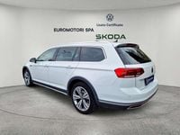 Usata VW Passat Alltrack 200 CV (147 kW) 2023 Bianco Station wagon