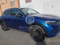 Usata Mercedes GLC300e AMG line 197 CV (144 kW) 2023 Blu Station wagon