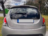 Usata Lancia Ypsilon Gold 80 CV (58 kW) 2013 Oro Utilitaria