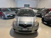 Usata Toyota Yaris 87 CV (63 kW) 2006 Grigio Berlina