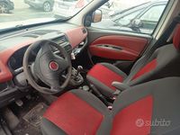 Usata Fiat Doblò 105 CV (77 kW) 2011 Grigio Monovolume