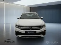 Usata VW Tiguan R-line 150 CV (110 kW) 2023 Bianco SUV