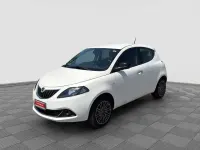 Usata Lancia Ypsilon Gold 69 CV (50 kW) 2024 Bianco neve Utilitaria