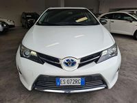 Usata Toyota Auris Hybrid Active 99 CV (72 kW) 2013 Bianco Berlina