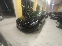 Gebraucht Volvo V40 115 PS (84 kW) 2012 Schwarz Kleinwagen