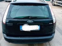 Usata Ford Focus 100 CV (73 kW) 2010 Nero Station wagon