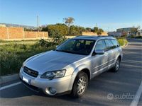 Usata Subaru Outback 165 CV (121 kW) 2004 Grigio SUV