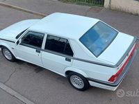 Usata Alfa Romeo 75 148 CV (108 kW) 1991 Bianco Berlina