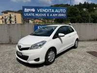 Usata Toyota Yaris Active 69 CV (50 kW) 2012 Bianco Utilitaria