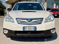 Usata Subaru Outback 150 CV (110 kW) 2010 Bianco Station wagon