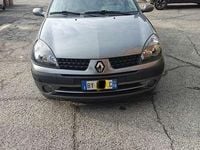 Usata Renault Clio II 75 CV (55 kW) 2002 Berlina