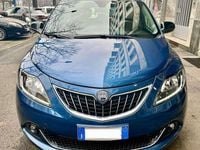 Usata Lancia Ypsilon Gold 69 CV (50 kW) 2023 Blu/azzurro Utilitaria