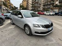 usata Skoda Octavia 1.6 TDI CR DSG Wagon Executive