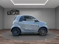 Usata Smart ForTwo Coupé 41 kW (56 CV) 2021 Grigio Utilitaria
