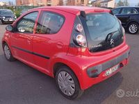 Usado Citroën C1 68 CV (50 kW) 2006 Rojo Utilitario