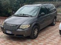 Usata Chrysler Voyager 150 CV (110 kW) 2005 Grigio Monovolume