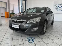 Usata Opel Astra Cosmo 140 CV (102 kW) 2011 Grigio Berlina