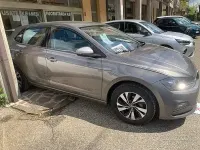 Usado VW Polo Comfortline 90 HP (66 kW) 2021 Cinzento Citadino