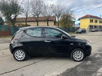 Usata Lancia Ypsilon 69 CV (50 kW) 2017 Nero Utilitaria