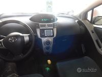 Usata Toyota Yaris Sol 69 CV (50 kW) 2008 Grigio Berlina