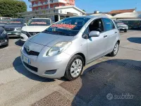 Usata Toyota Yaris Sol 69 CV (50 kW) 2011 Grigio Utilitaria