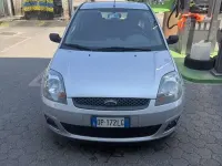 Usata Ford Fiesta Ghia 68 CV (50 kW) 2008 Grigio Utilitaria