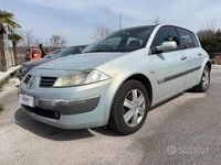 Usata Renault Mégane II Luxe 100 CV (73 kW) 2004 Grigio Berlina